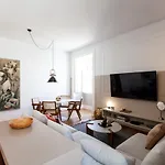 Flh Amazing Praca Comercio Design Flat